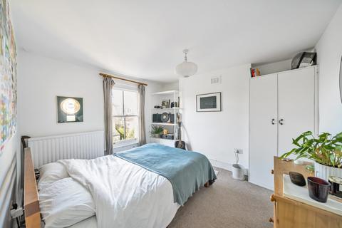 2 bedroom flat to rent, Dalyell Road, London, SW9