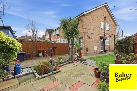 2 bedroom maisonette for sale, Margaret Way, Redbridge IG4