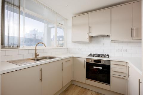 undefined, Heath Royal, 20 Putney Heath Lane, London