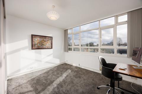 undefined, Heath Royal, 20 Putney Heath Lane, London