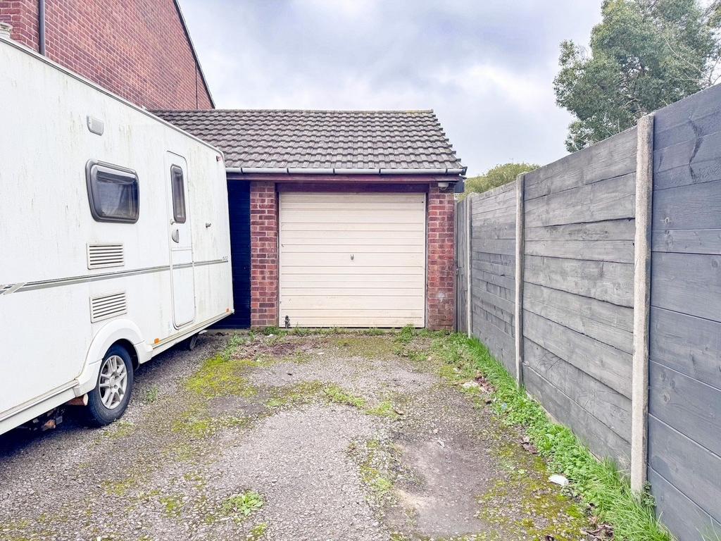 Garage &amp; Parking