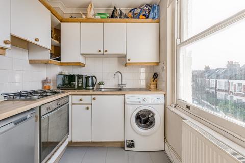 1 bedroom flat to rent, Stormont Road, London