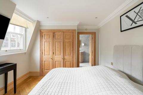 undefined, Grosvenor Gardens Mews North, Belgravia
