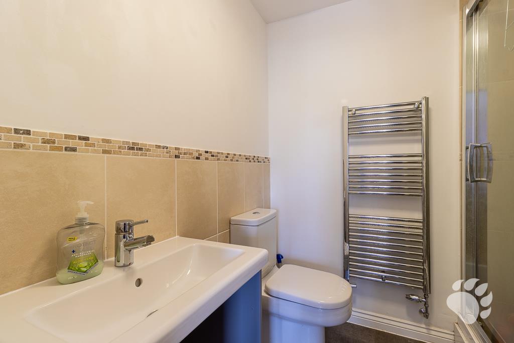 En-Suite to Bedroom 1