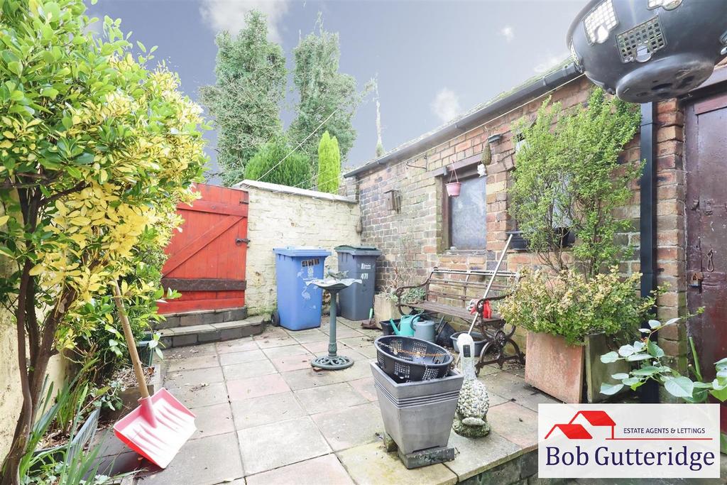 Enclosed rear yard