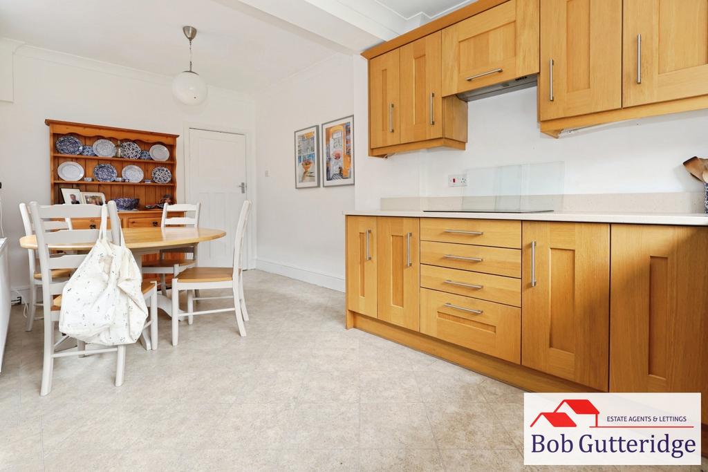 Fitted kitchen / dining room
