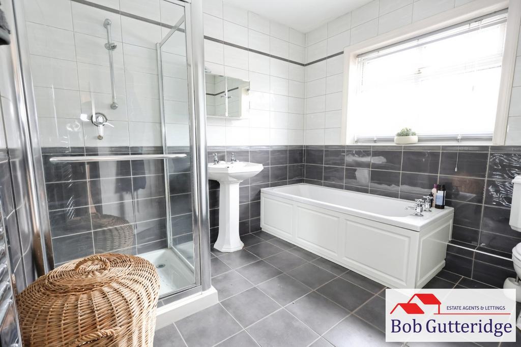Luxury four piece bathroom