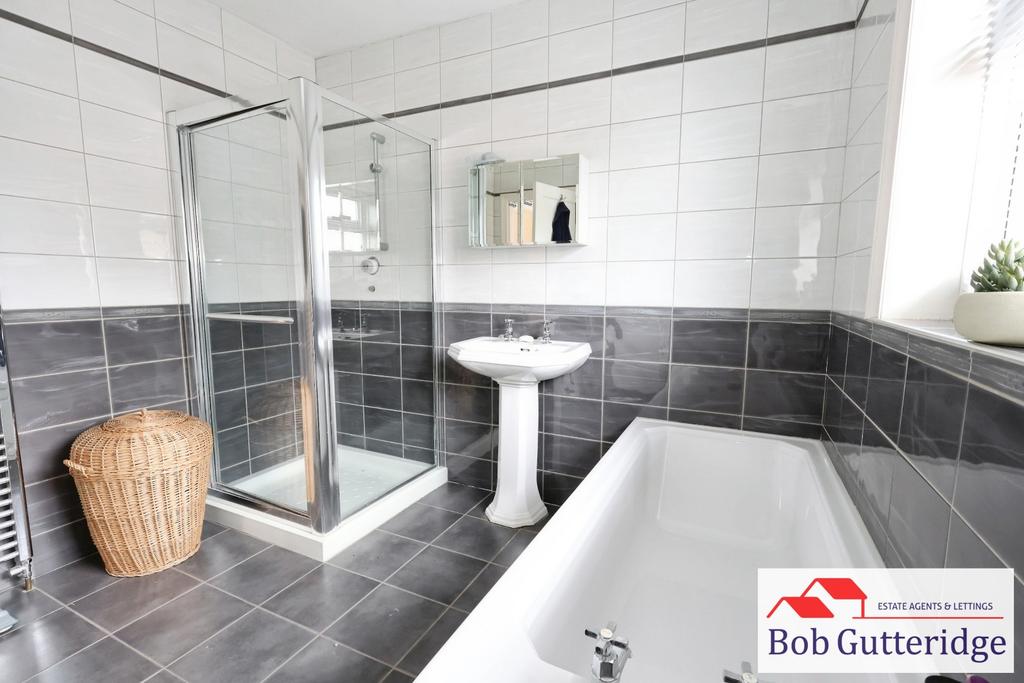 Luxury four piece bathroom