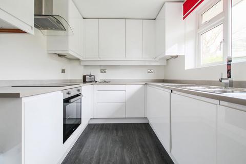 2 bedroom property to rent, Alton Close, Bexley