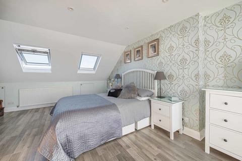4 bedroom semi-detached house for sale, Orchard Close, Bexleyheath