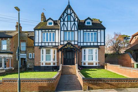 1 bedroom flat for sale, Upton Road South, Bexley