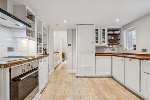 2 bedroom flat for sale, Courtfield Gardens, Earls Court, London