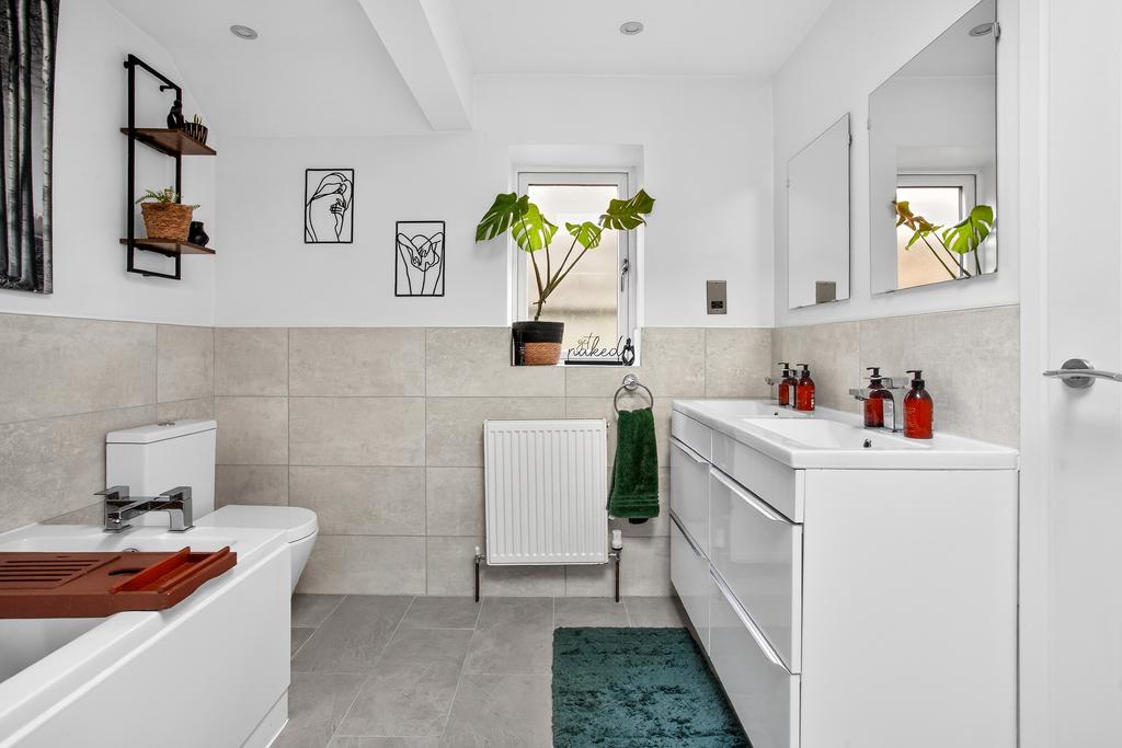 Master En-suite