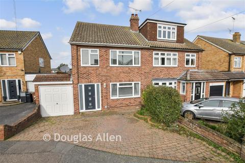 3 bedroom semi-detached house for sale, Clare Avenue, Wickford SS11