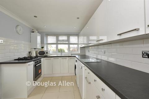 3 bedroom semi-detached house for sale, Clare Avenue, Wickford SS11