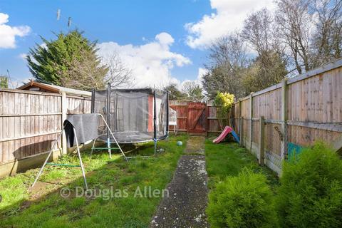 3 bedroom terraced house for sale, Rettendon Gardens, Wickford SS11