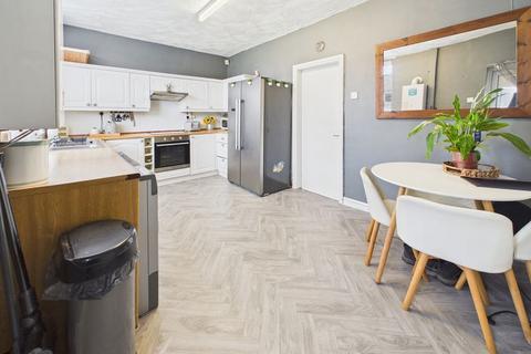 2 bedroom end of terrace house for sale, Chaucer Road, Middleton, Manchester, M24