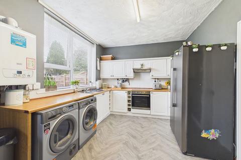 2 bedroom end of terrace house for sale, Chaucer Road, Middleton, Manchester, M24