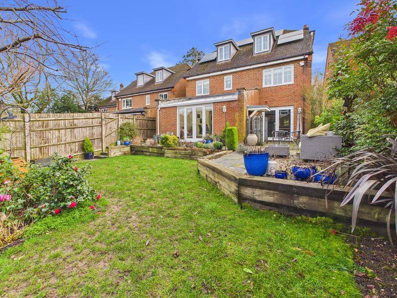 REAR GARDEN &amp; REAR