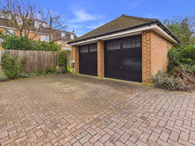 DOUBLE GARAGE &amp;...