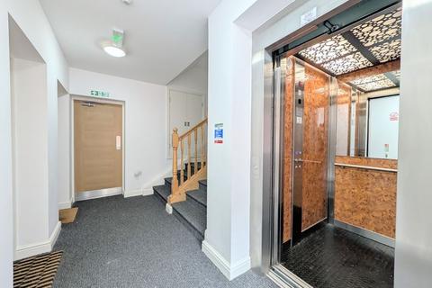 undefined, To Let - Ennismore Gardens, Southport - Two Bedroom Apt with Balcony