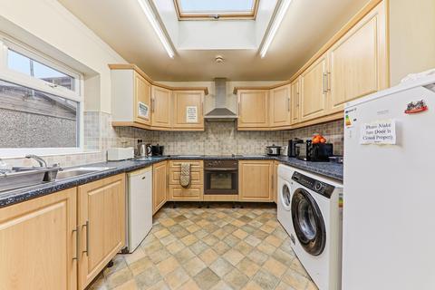 undefined, Hawthorn Avenue, Leeds, LS19