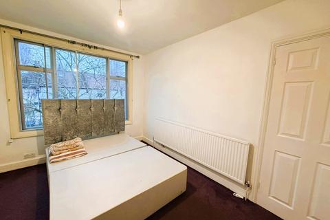 1 bedroom flat to rent, Queens Avenue, Greenford UB6