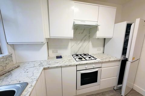 1 bedroom flat to rent, Queens Avenue, Greenford UB6