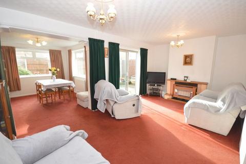 3 bedroom semi-detached house for sale, Wedgewood Drive, Widnes