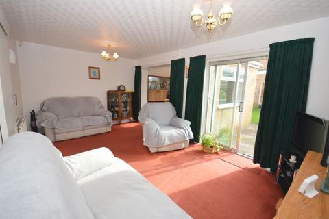 3 bedroom semi-detached house for sale, Wedgewood Drive, Widnes