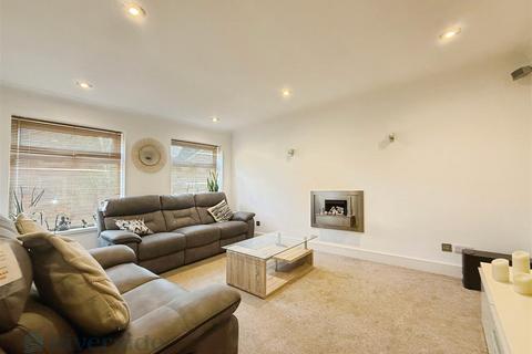 3 bedroom detached house for sale, Ha'penny Bridge Way, Hull HU9