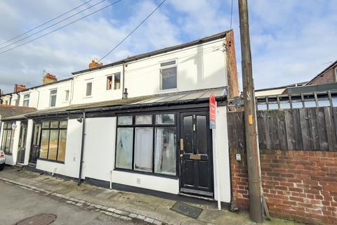 4 bedroom end of terrace house for sale, 1 Tindale Avenue, Durham, County Durham DH1 5EW