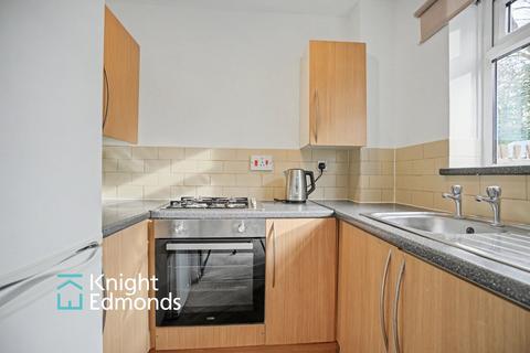 1 bedroom terraced house to rent, Woodbury Road, Chatham, ME5