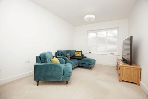 3 bedroom detached house for sale, Archer Road, Lee-On-The-Solent, PO13
