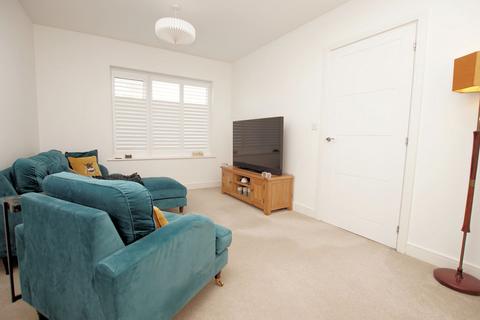 3 bedroom detached house for sale, Archer Road, Lee-On-The-Solent, PO13