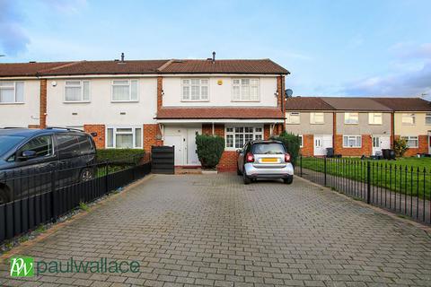3 bedroom end of terrace house for sale, Green Close, Cheshunt