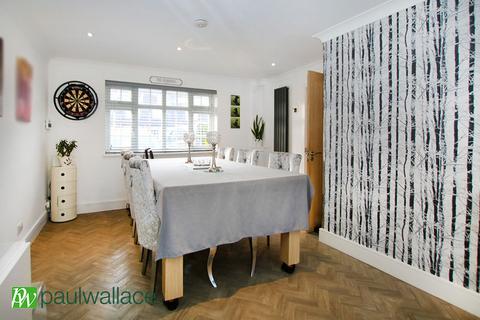 3 bedroom end of terrace house for sale, Green Close, Cheshunt