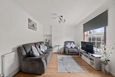 3 bedroom terraced house for sale, Thornton Road, Carshalton
