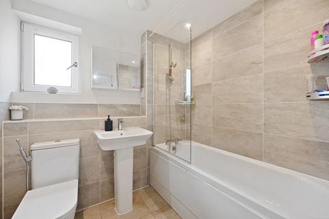 2 bedroom apartment for sale, Rayners Lane, Harrow