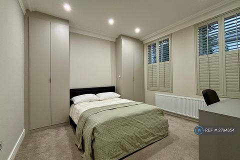 3 bedroom maisonette to rent, Goldsboro Road, London, SW8