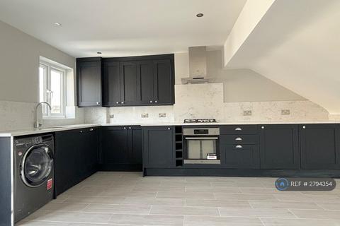 3 bedroom maisonette to rent, Goldsboro Road, London, SW8