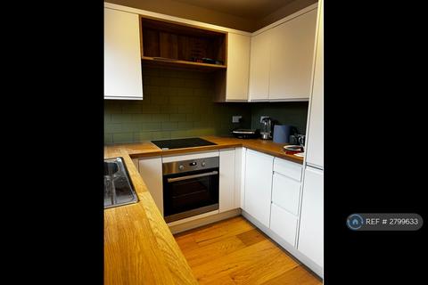 4 bedroom terraced house to rent, Bow Locks, London, E3