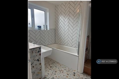 4 bedroom terraced house to rent, Bow Locks, London, E3