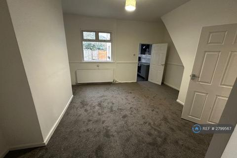 3 bedroom terraced house to rent, Ormskirk Road, Wigan, WN5