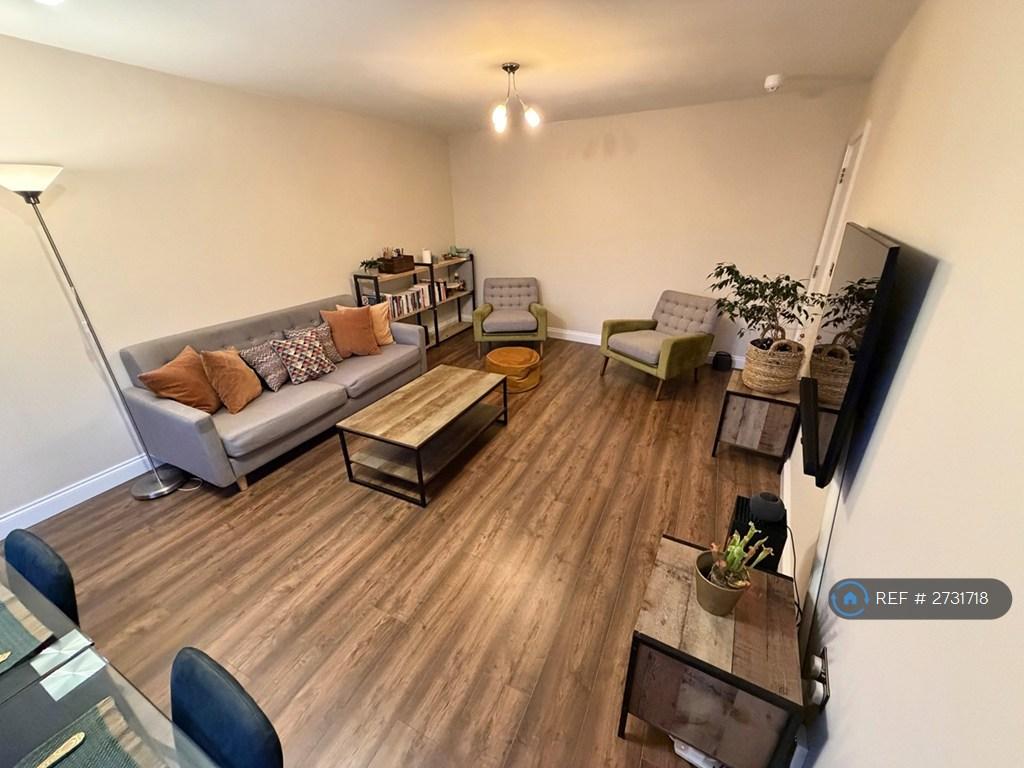 Living Room (2 Of 4)
