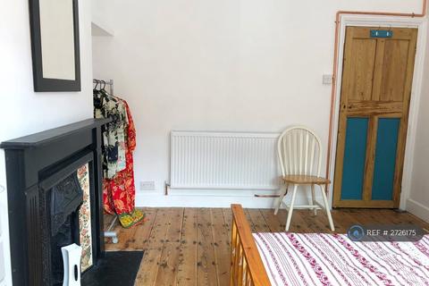 2 bedroom flat to rent, South Esk Road, London, E7