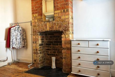 2 bedroom flat to rent, South Esk Road, London, E7