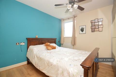 2 bedroom flat to rent, Erebus Drive, London, SE28