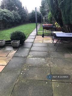 3 bedroom semi-detached house to rent, Sandringham Avenue, Leyland, PR25