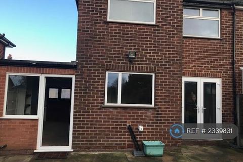 3 bedroom semi-detached house to rent, Sandringham Avenue, Leyland, PR25
